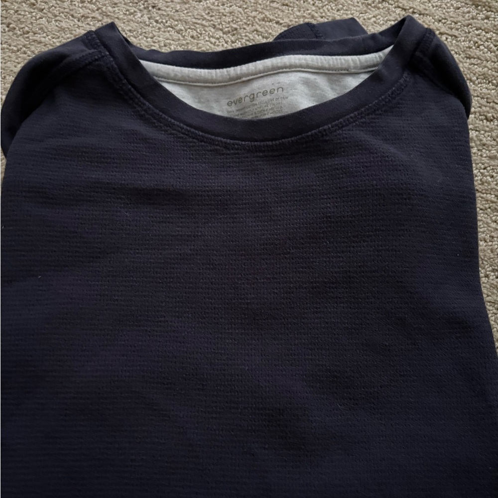 Soft and comfy Medium Evergreen navy crewneck #loungewear